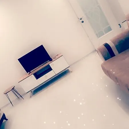 شقه فاخره بأحد أجمل وأرقى أحياء إسطنبول *